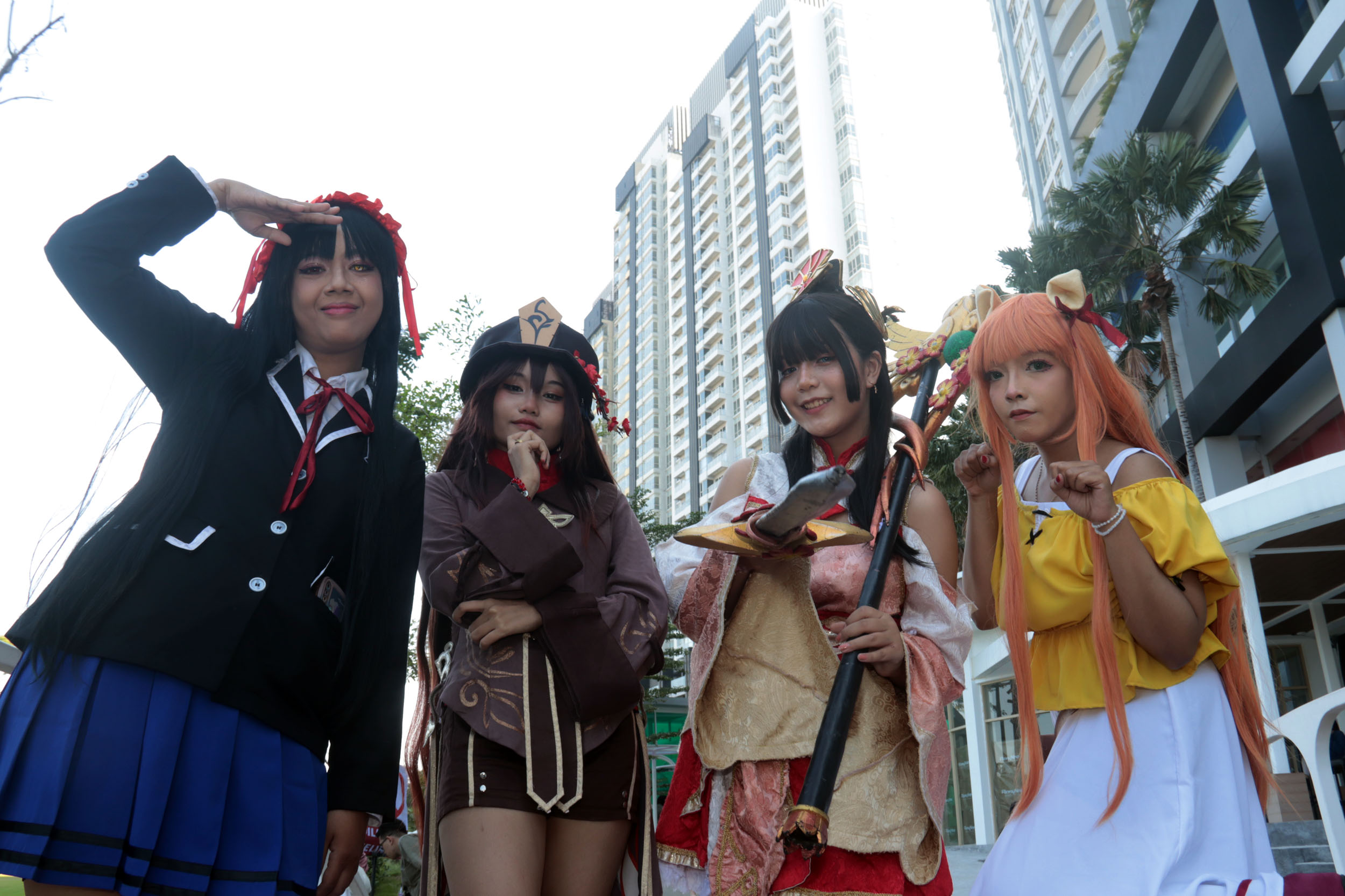 ALA KARAKTER ANIME: Sejumlah peserta kontes cosplay yang digelar di Fairway Nine Mall Surabaya, Minggu (28/7).