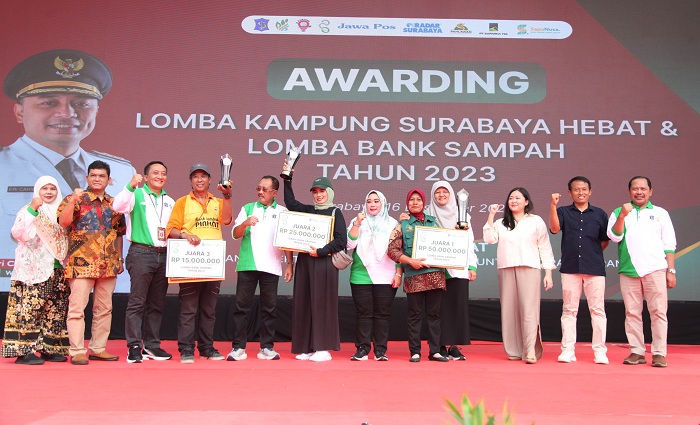 GERAKKAN KESADARAN LINGKUNGAN: Puncak kegiatan awarding Kampung Surabaya Hebat 2023 lalu. (SURYANTO/RADAR SURABAYA)