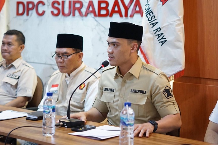 KOMUNIKASI: Ketua DPC Gerindra Surabaya Cahyo Harjo Prakoso (kanan). (IST/DOK GERINDRA UNTUK RADAR SURABAYA)