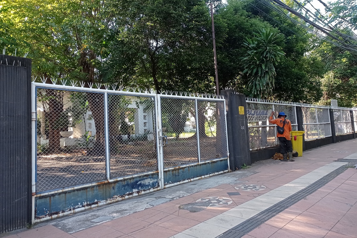 KOSONG: Bangunan yang dulunya menjadi kantor Konsulat Kerajaan Inggris di Jalan Kayoon.