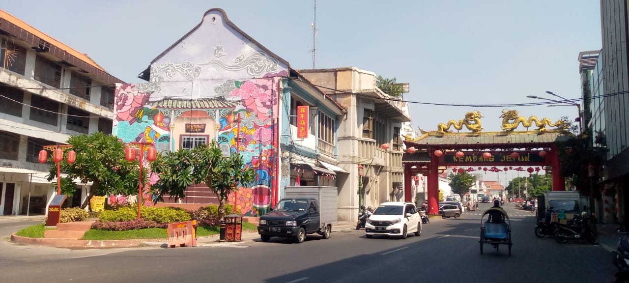 Cuaca cerah di kawasan wisata Kya-Kya Jalan Kembang Jepun Surabaya. (rek)
