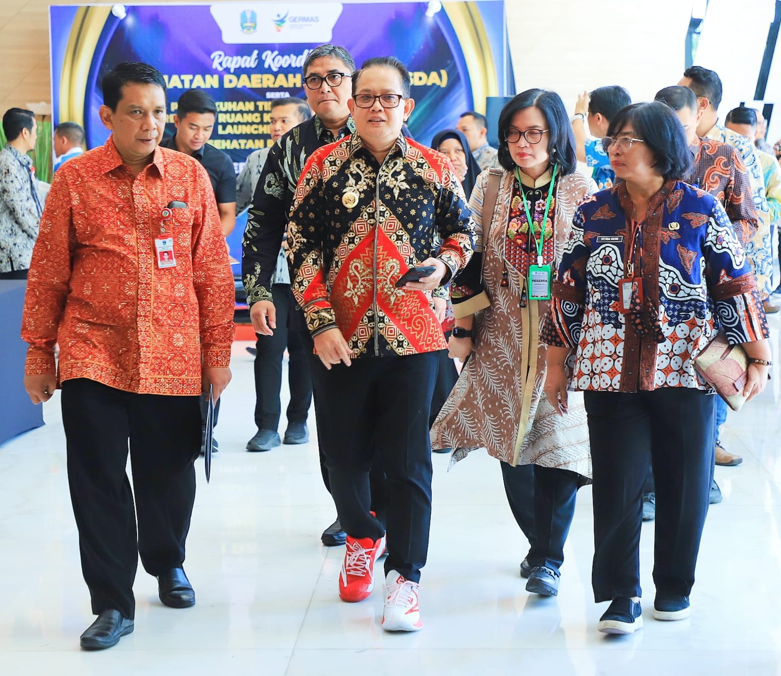 Pj) Gubernur Jawa Timur Adhy Karyono saat membuka Rapat Koordinasi Kesehatan Daerah (Rakorkesda) Jatim 2024 di Hotel Novotel Samator Surabaya, Kamis (8/8) malam.