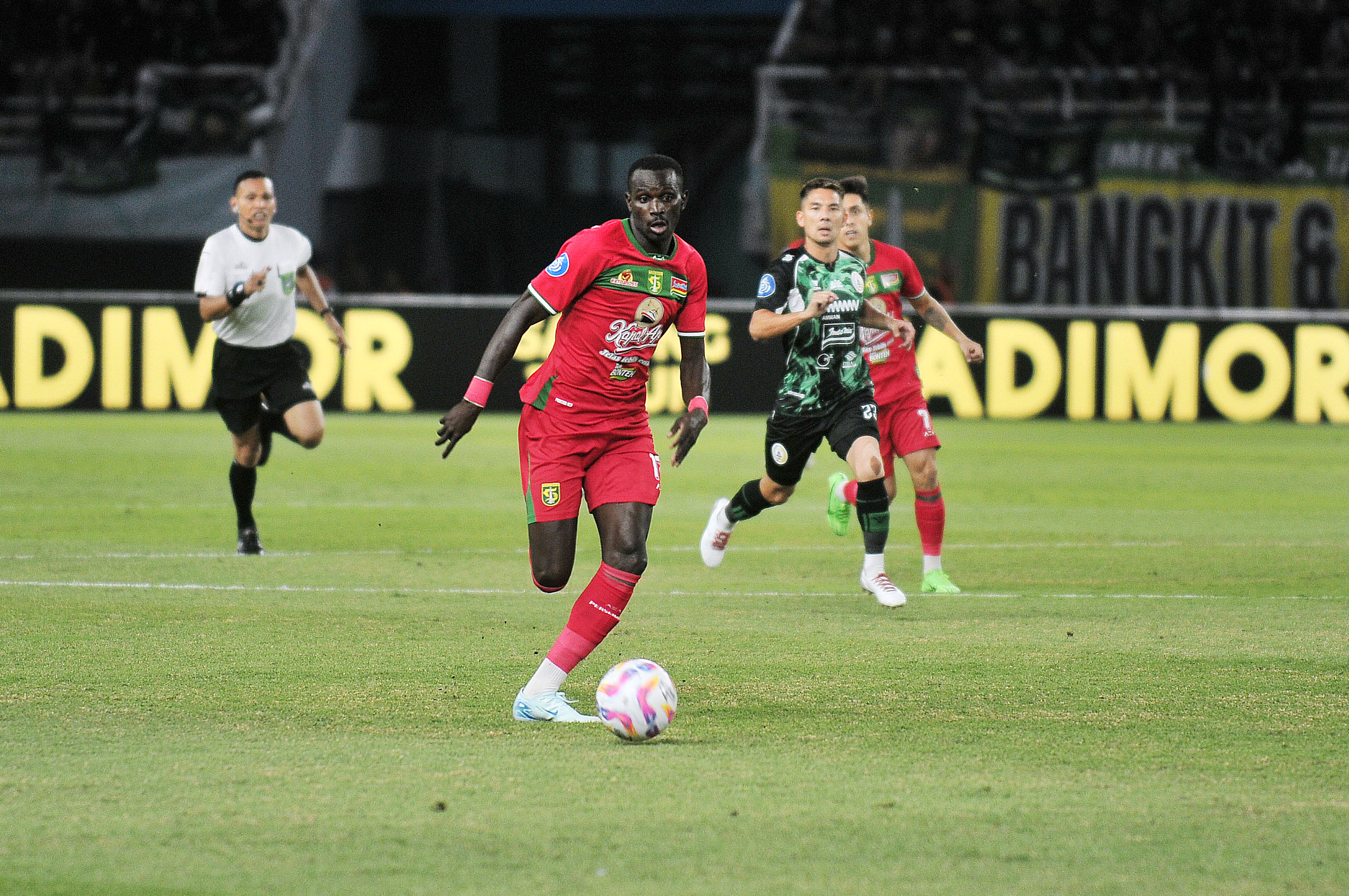 Flavio Silva beberapa kali gagal memanfaatkan peluang mencetak gol saat menghadapi PSS Sleman.