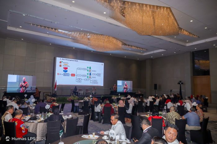 SERIUS: Suasana Sosialisasi dan FGD yang digelar LPS bersama Kejati Jatim di Vasa Hotel Surabaya, Rabu (14/8). (NOFILAWATI ANISA)