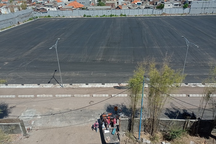 LUAS: Suasana lahan bekas Taman Remaja Surabaya (TRS) di Jalan Kusuma Bangsa, Surabaya. (SURYANTO/RADAR SURABAYA)