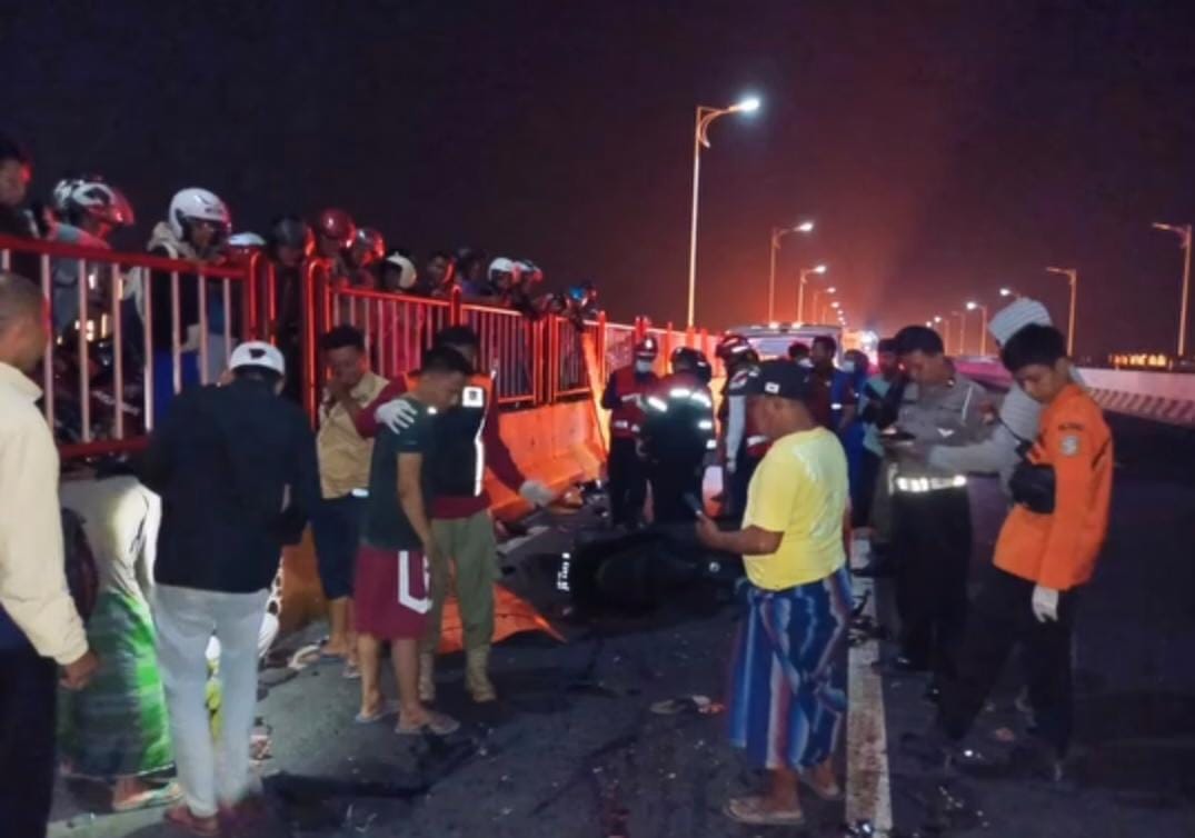 Pengendara sepeda motor ditemukan meninggal dunia di Jembatan Suramadu. (IST)