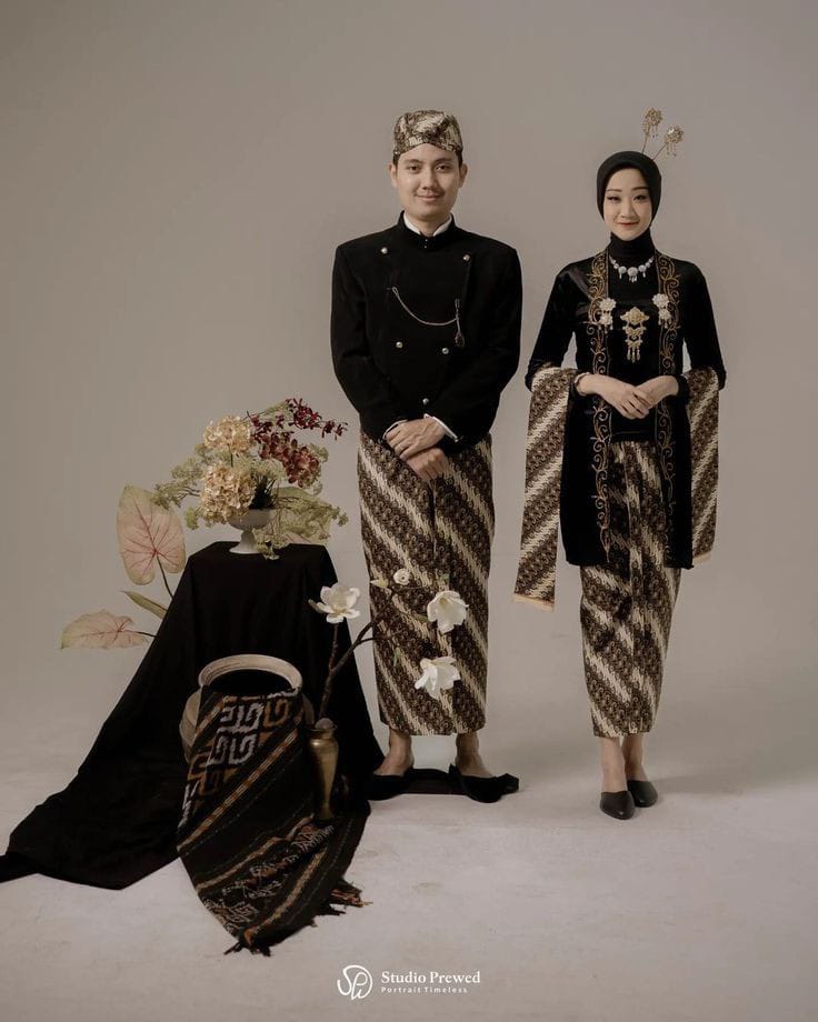 Baju kebaya Suku Jawa