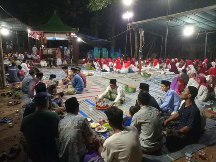 Malam tirakatan selalu digelar pada 16 Agustus sebagai bentuk syukur atas kemerdekaan.