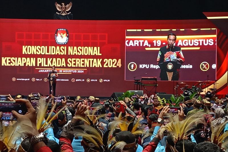 Presiden Joko Widodo saat menghadiri acara Konsolidasi Nasional Kesiapan Pilkada Serentak 2024 di Jakarta Convention Center, Jakarta, Selasa (20/8/2024).