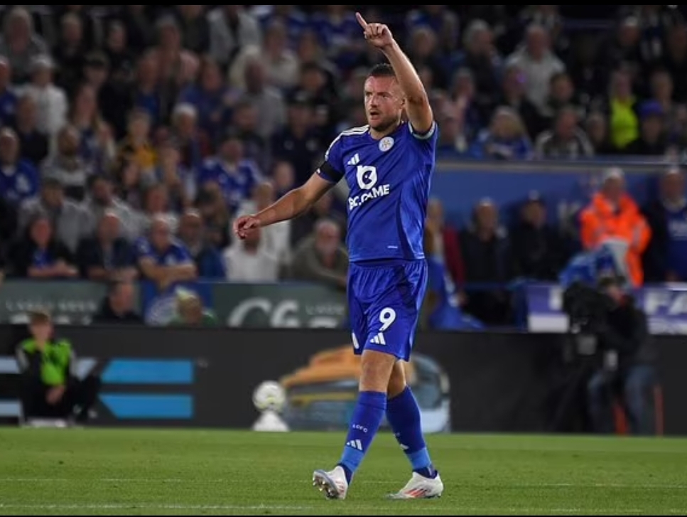 Jamie Vardy kembali ke Liga Primer Inggris setelah Leicester City tersegradasi.