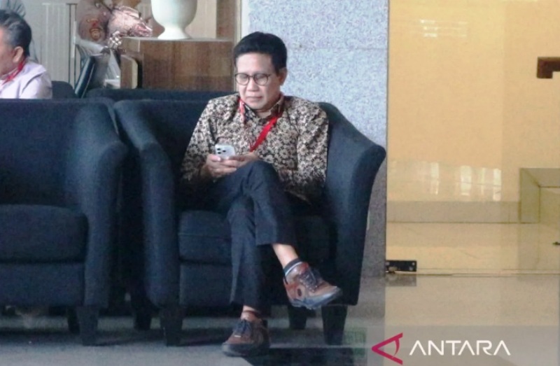 HADIR: Menteri Abdul Halim Iskandar memenuhi panggilan KPK sebagai saksi dugaan krupsi suap penguruan dana hibah untuk Pokmas dari APBD Jatim TA 2019-2022, Kamis (22/8)