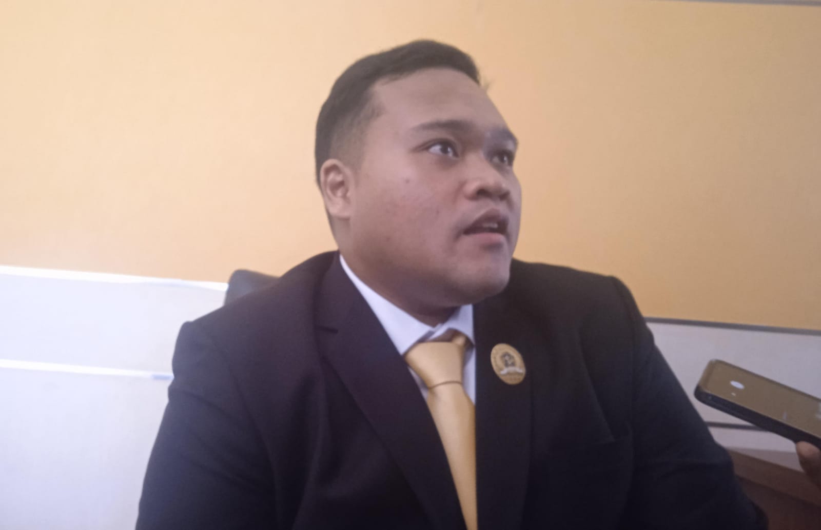 SEMANGAT : Anggota DPRD Surabaya dari Golkar Aldy Blaviandy. (DIMAS MAHENDRA/RADAR SURABAYA)