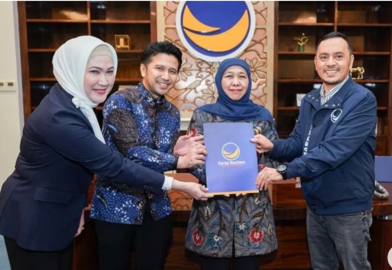 Pasangan Khofifah-Emil Dardak menerima rekomendasi dari DPP Partai Nasdem.