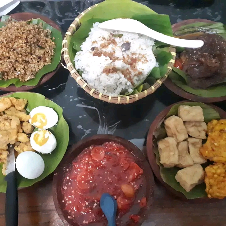 Nasi liwet ternyata sudah dikenal di Nusantara sejak ratusan tahun lalu. (IST)