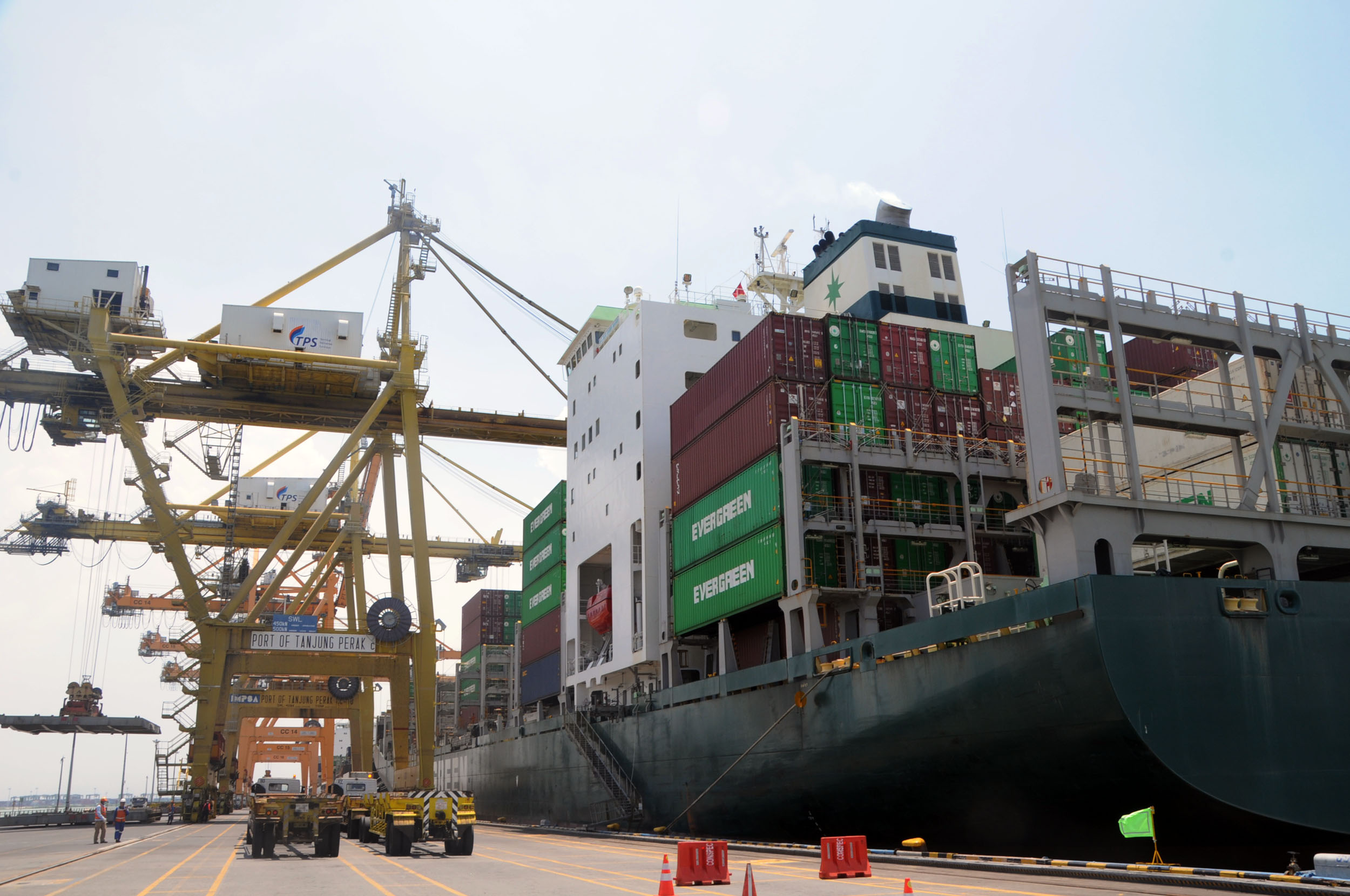RPM Tarif Kepelabuhanan dinilai kontra produktif dengan semangat pemerintah untuk menurunkan cost logistik di Indonesia.