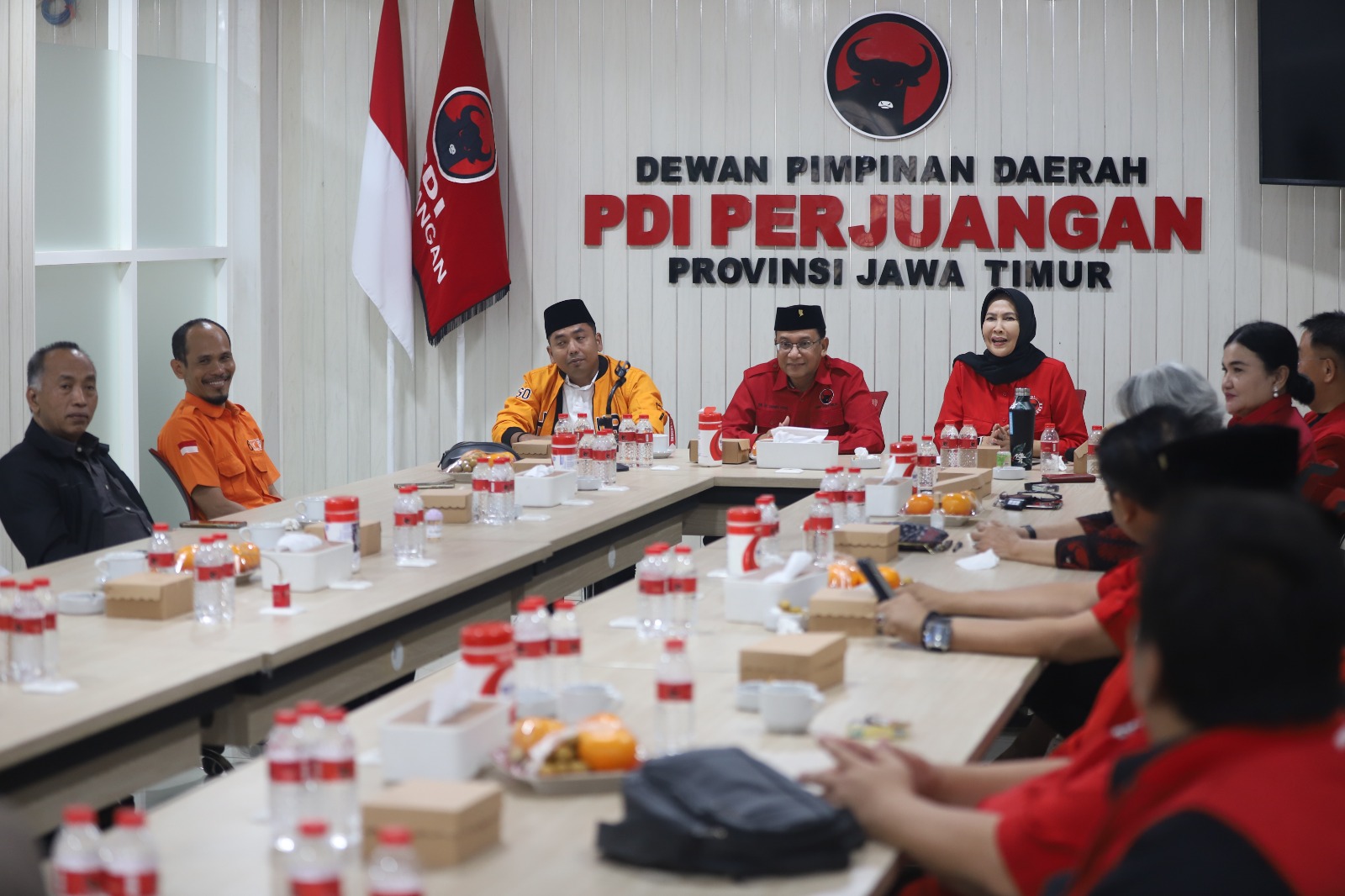 Koalisi partai nonparlemen berkunjung ke kantor DPD PDIP Jawa Timur. (IST)