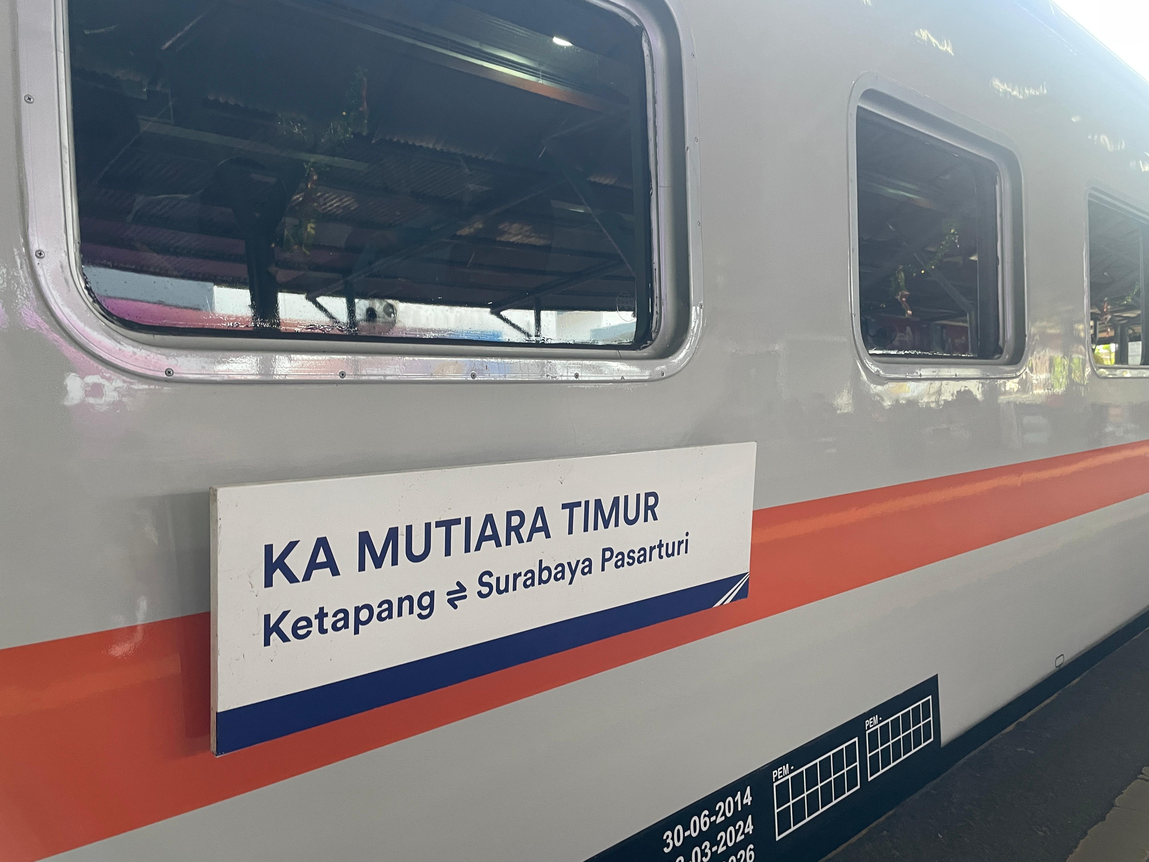 KA Mutiara Timur tujuan Surabaya - Jember - Banyuwangi akan kembali beroperasi lagi 1 September 2024.