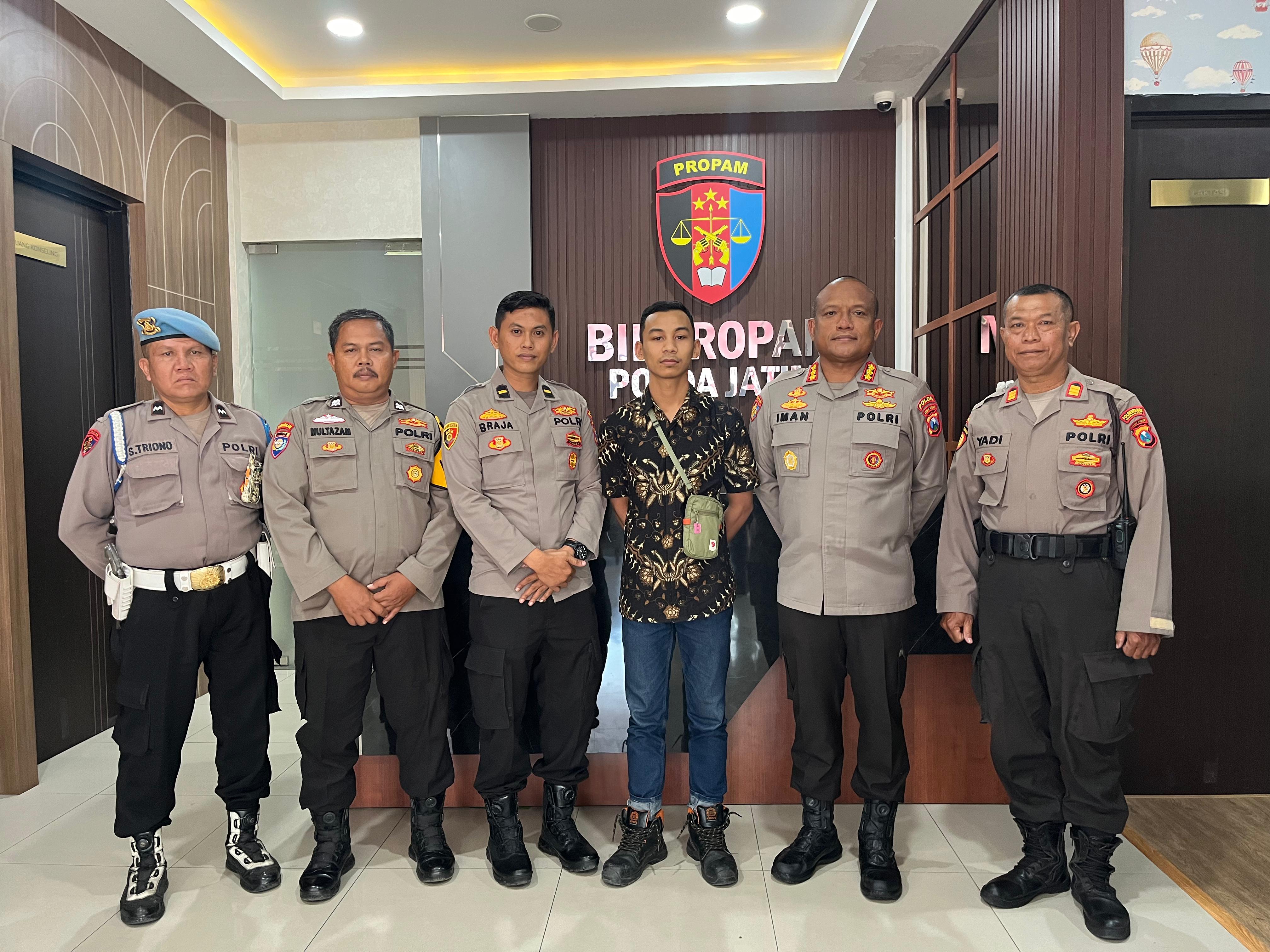 Polisi memangil pria dalam video yang ditegur Polwan Brigadir Putri Cikita, Andik Darmawan dan Ipda Ian Braja. (IST)