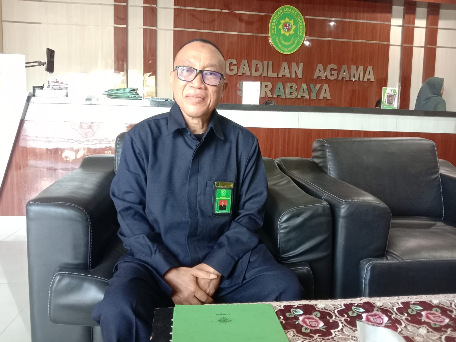 FAJAR/RADAR SURABAYA TEGAS: Humas Pengadilan Agama (PA) Surabaya Tamat Zaifudin