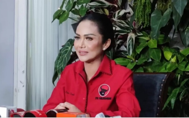 Krisdayanti, politikus PDI Perjuangan siap maju sebagai calon Walikota Batu dalam Pilkada 2024.