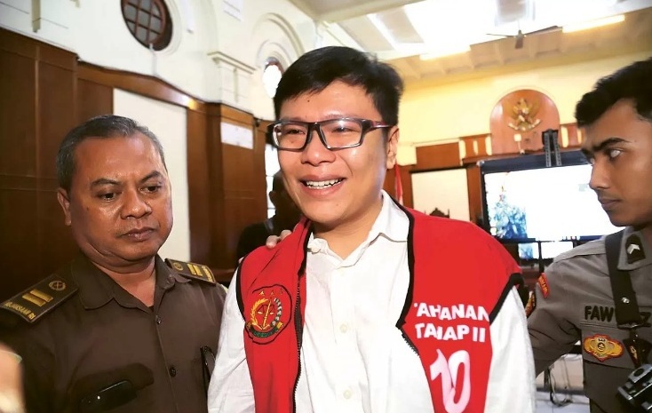 BERDAMPAK: Gregorius Ronald Tannur saat  menjalani proses sidang di PN Surabaya.