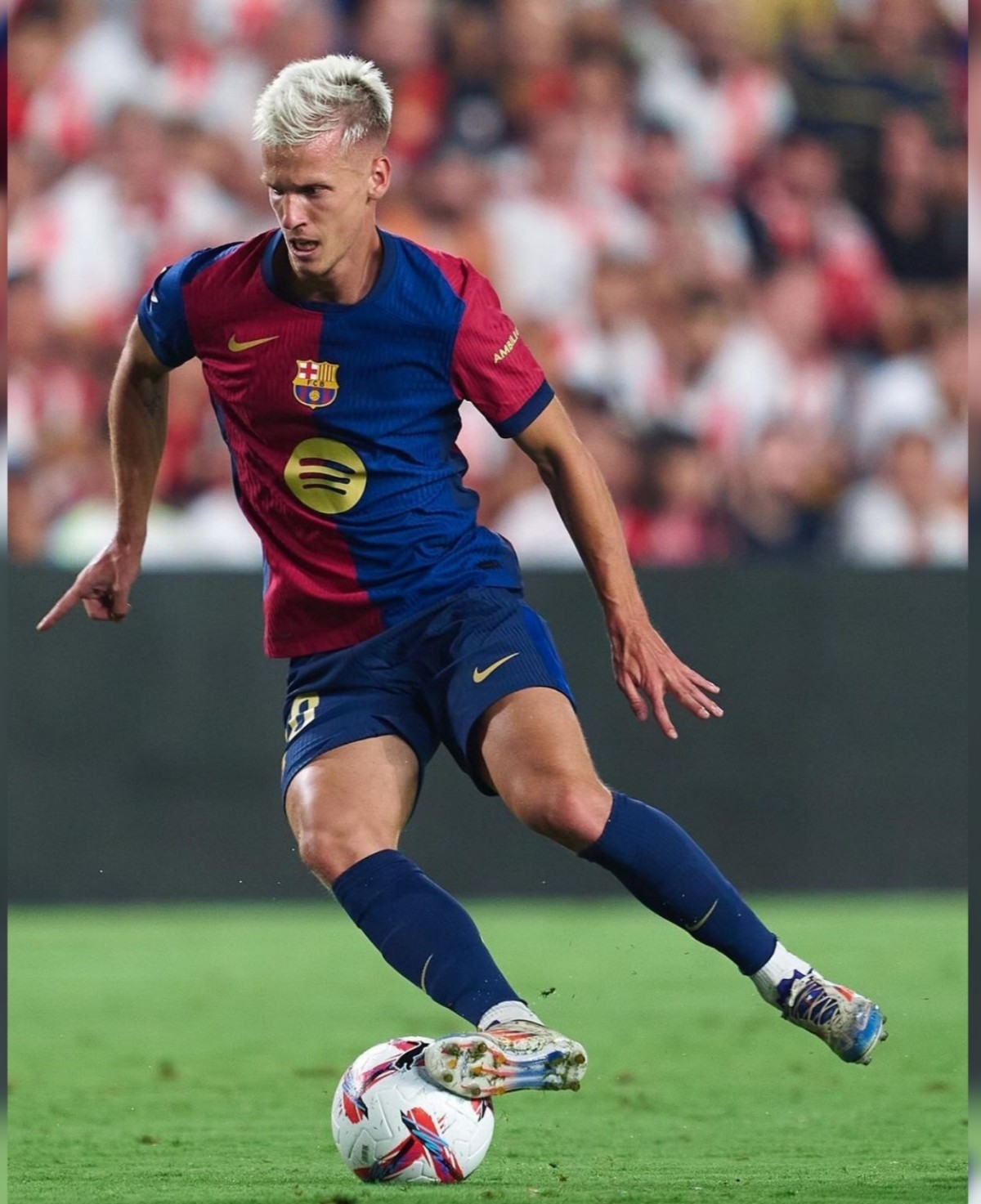 Dani Olmo lakukan debut bersama Barcelona dan.langsung cetak gol.