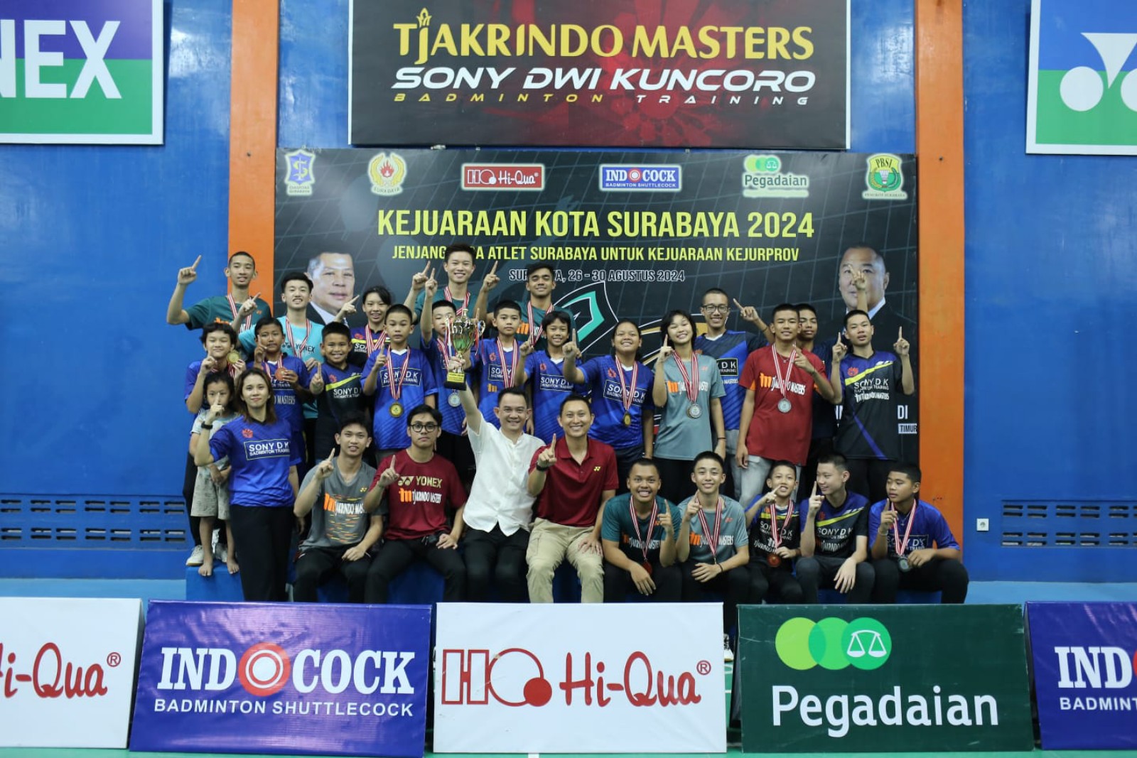 Pertama kalinya Tjakrindo Master juara umum Kejuaraan bulutangkis Kota Surabaya.