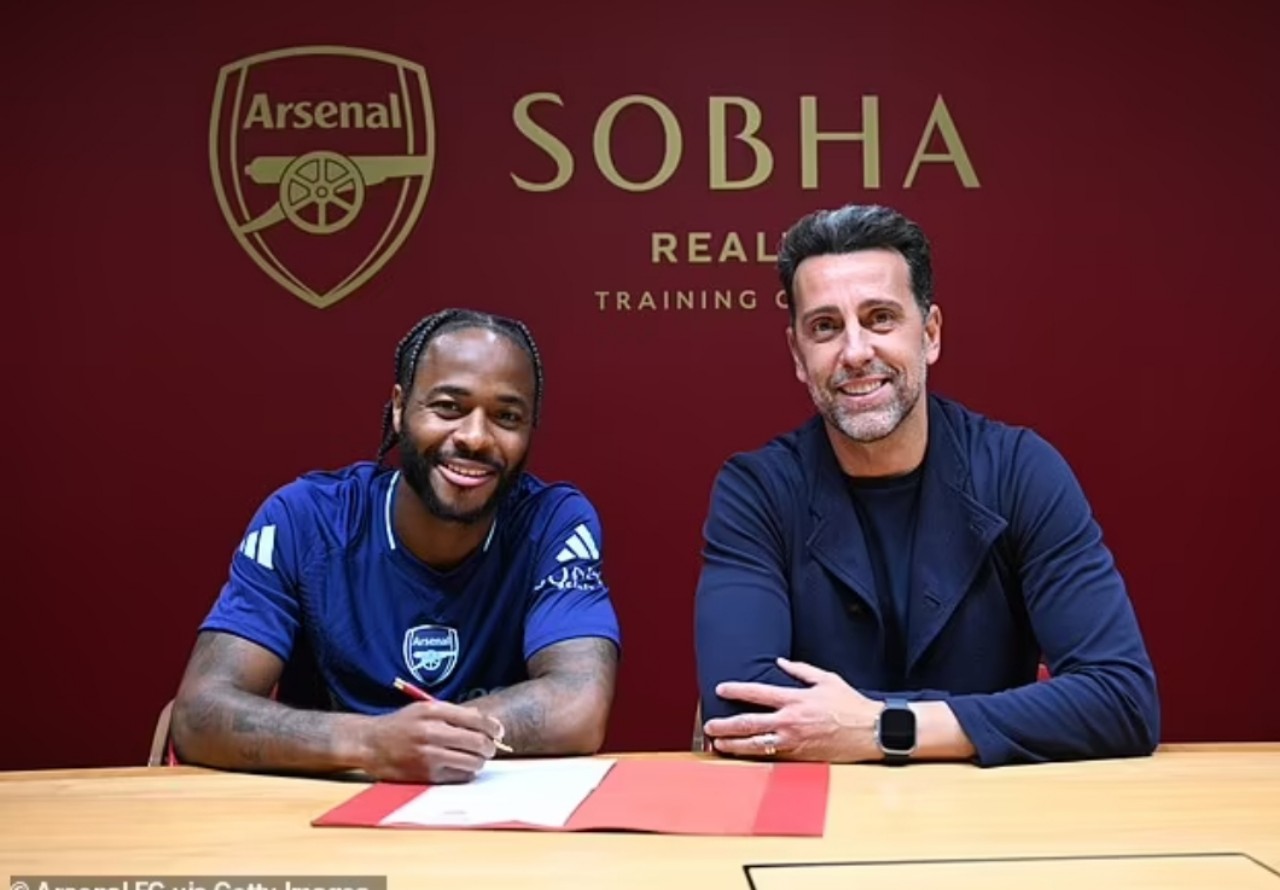 Raheem Sterling bergabung dengan The Gunners dengan status pinjaman selama satu musim, tetapi tidak ada kewajiban untuk mempermanenkannya.