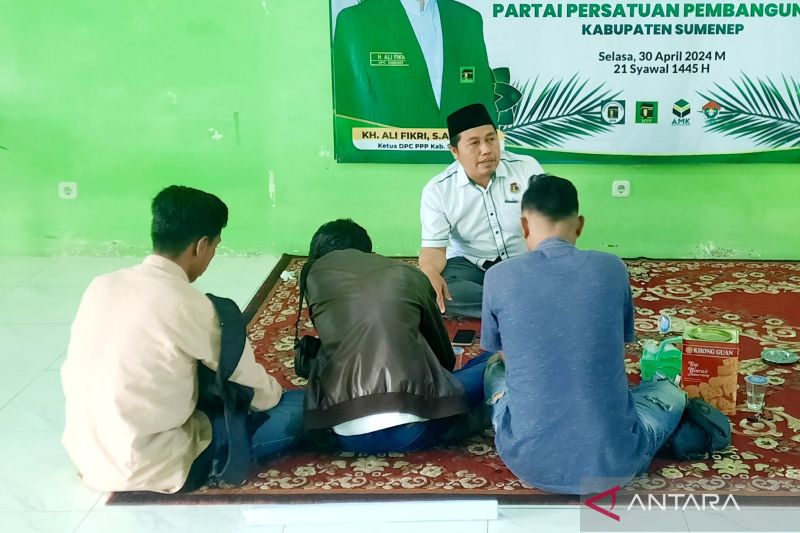 Tiga aktivis AMPS Bersatu mendatangi Kantor DPC PPP Sumenep untuk meminta pimpinan parpol tersebut mencegah terjadinya calon tunggal dalam pilkada setempat, Rabu (7/8/2024) siang.