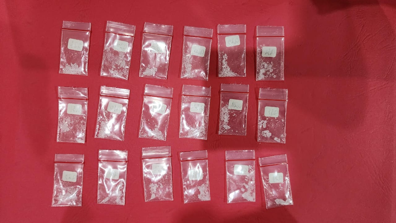 Sebanyak 18 poket SS yang disita Satresnarkoba Polrestabes Surabaya dari tersangka A di Kedungmangu Surabaya. (IST)