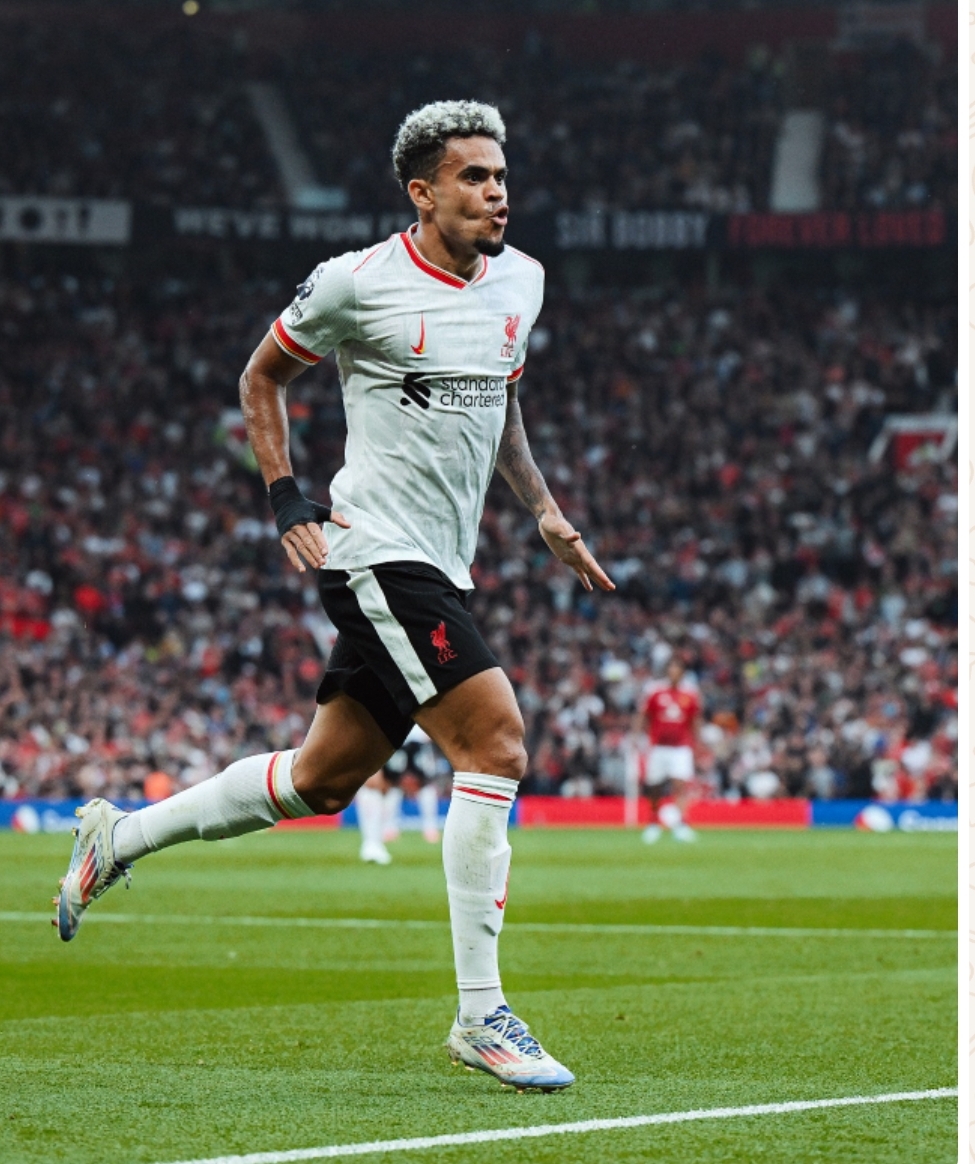 Luis Diaz memanfaatkan kesalahan Casemiro dengan mencetak dua gol.