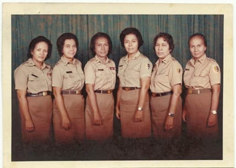 6 GADIS MINANG: 6 orang siswi SPN pertama yang menginspirasi lahirnya Polwan di Indonesia yaitu Mariana Saanin, Nelly Pauna, Rosmalina Loekman, Dahniar Sukotjo, Djasmainar dan Rosnalia Taher.