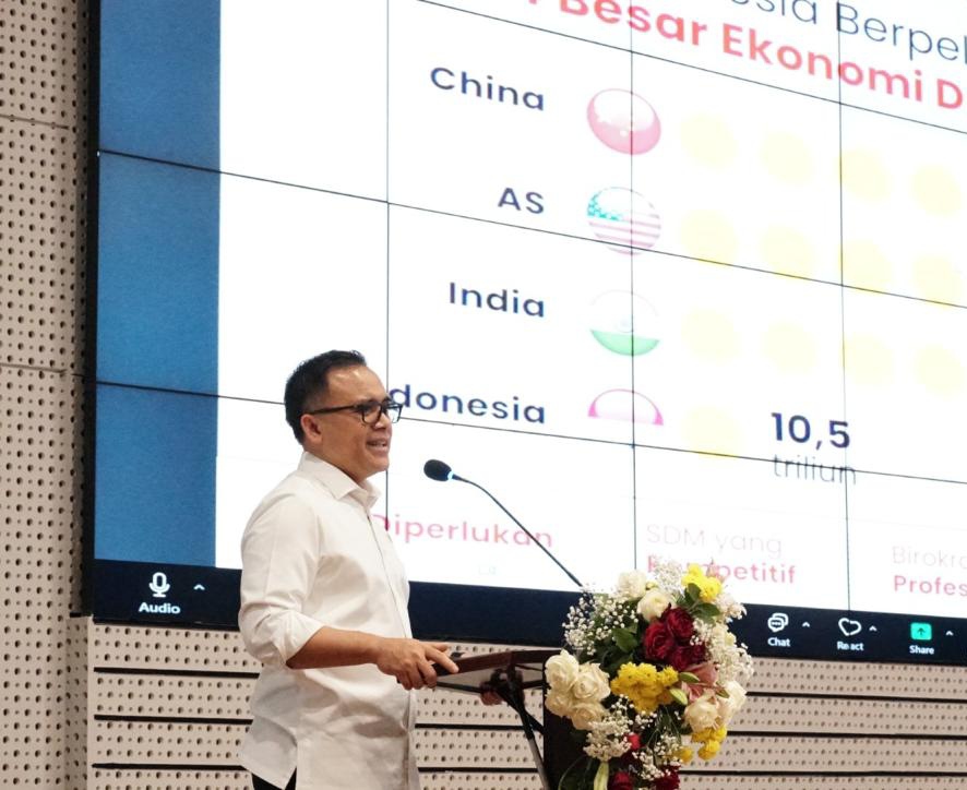 DISAMBATI: Menteri Pendayagunaan Aparatur Negara dan Reformasi Birokrasi (PAN-RB) Abdullah Azwar Anas, berjanji akan mempermudah dosen desain dan seni untuk mencapai gelar profesor.