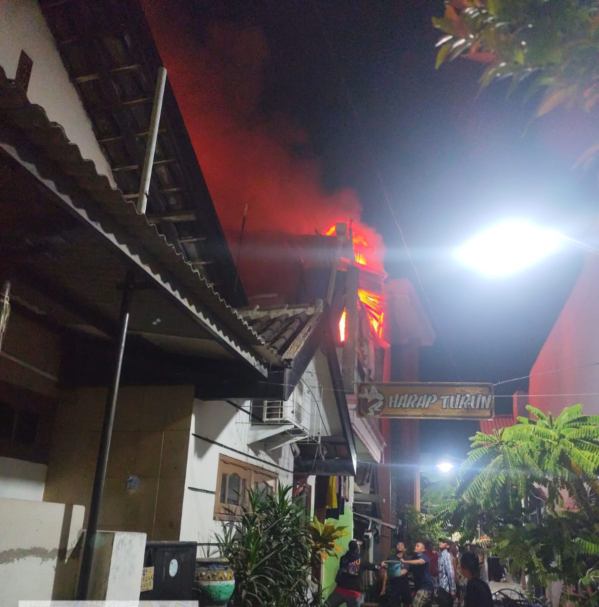 Sebuah rumah di Jalan Kupang Krajan III, Sawahan, Surabaya. (IST)