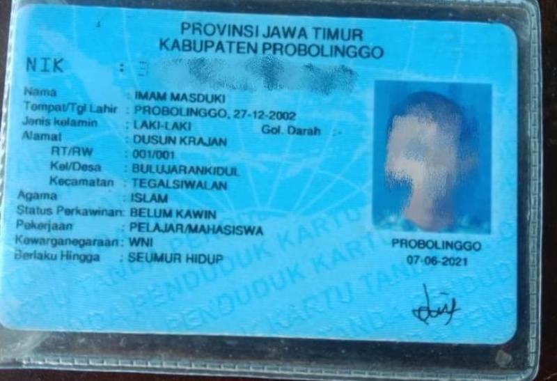 Kartu identitas korban yang ditemukan atas nama Imam Masduki warga Probolinggo.