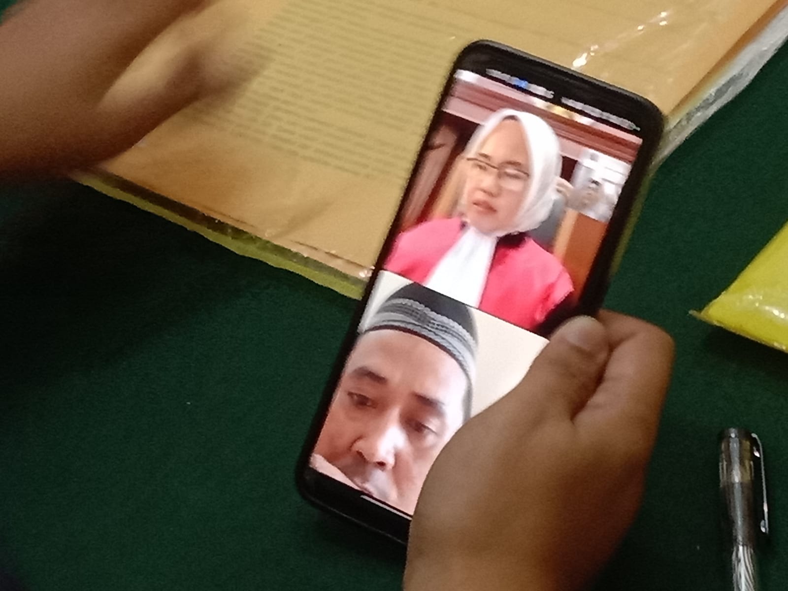 BERAT : Terdakwa Ayyub minta keringanan hukuman saat dituntut jaksa di PN Surabaya