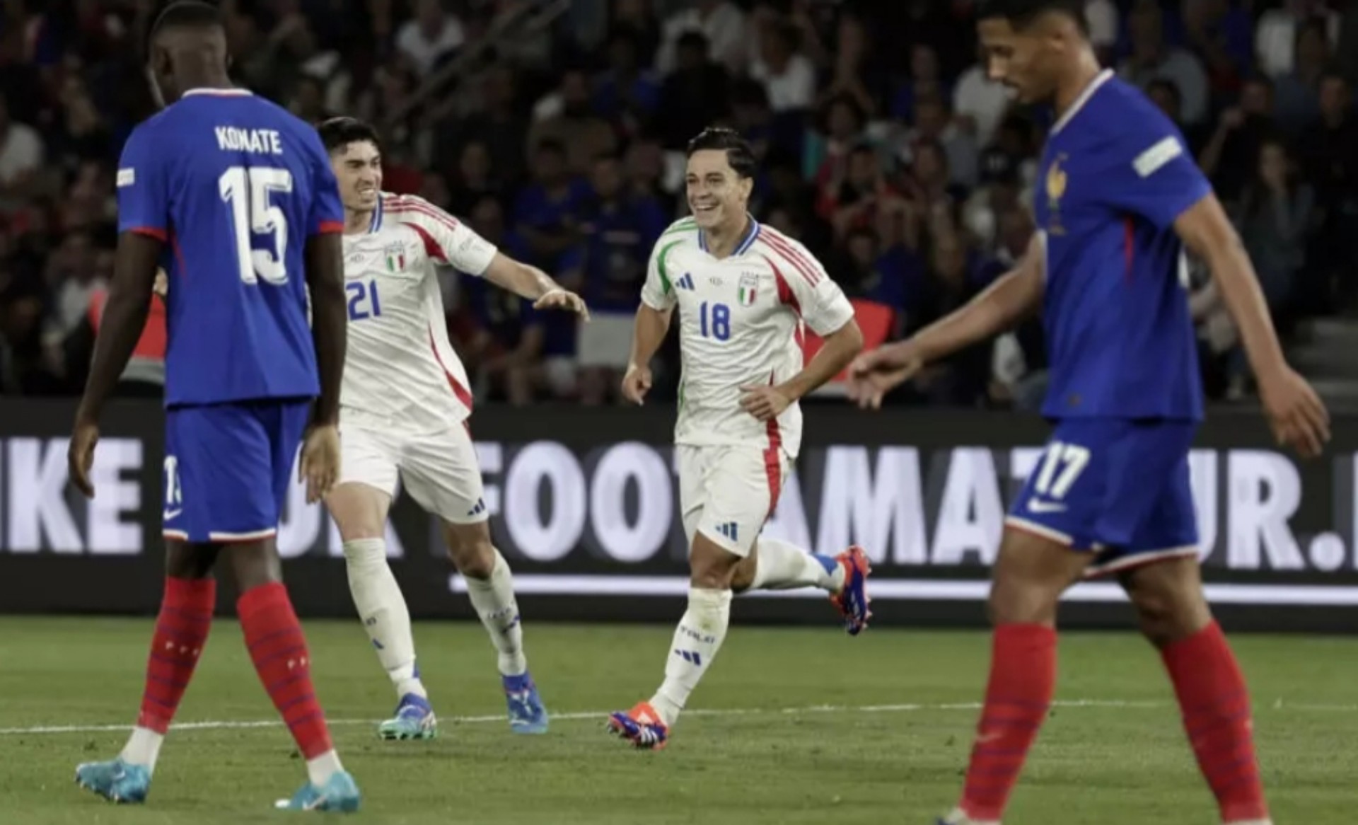 Giacomo Raspadori (18) cetak gol untuk kemenangan Gli Azzurri Italia.