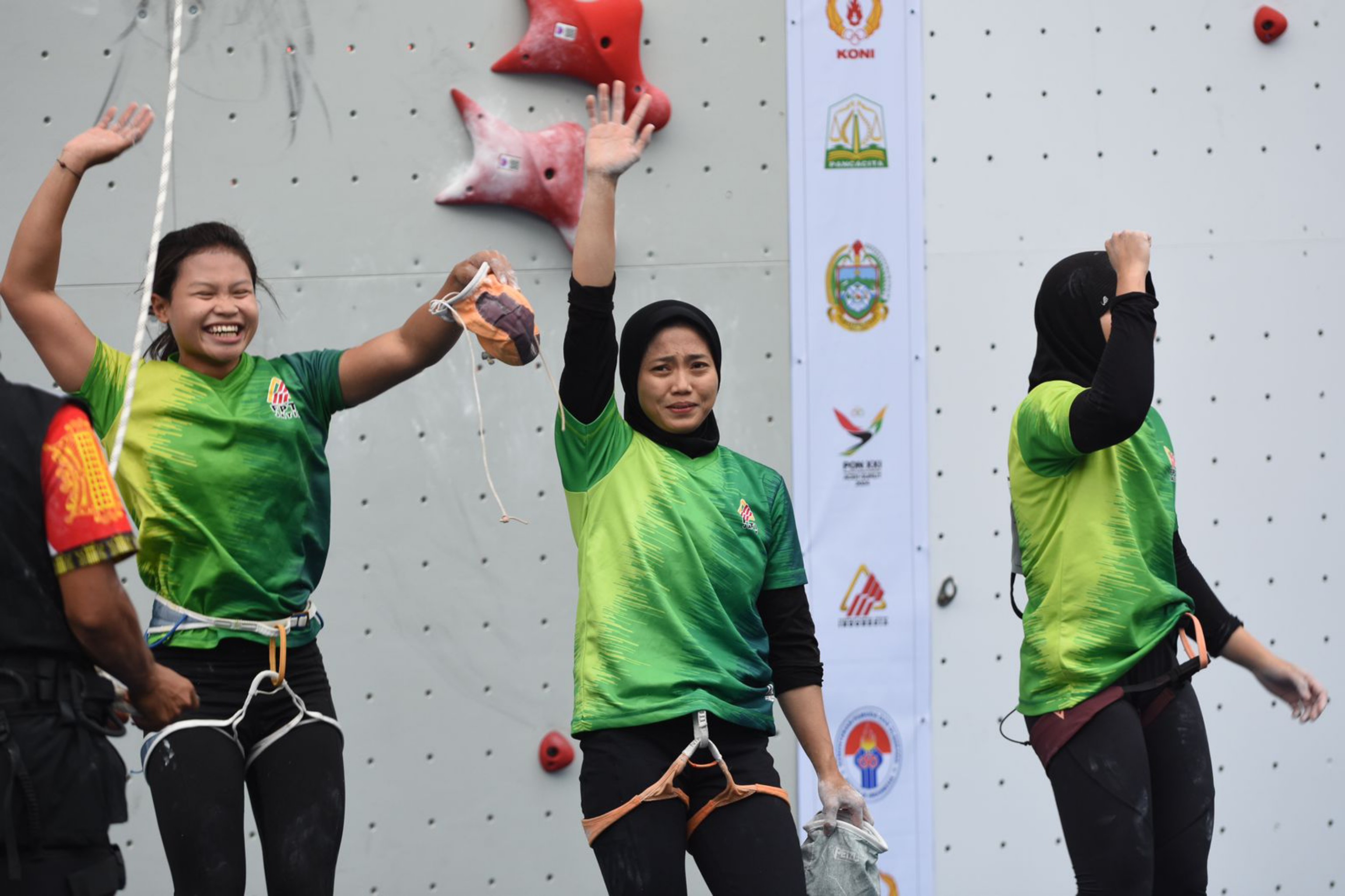 Tim speed relay putri Jatim sumbang medali emas untuk Jatim.