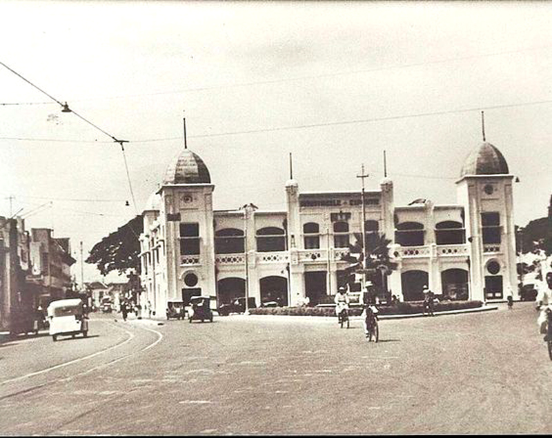 Suasana Alun-Alun Contong sekitar tahun 1940.