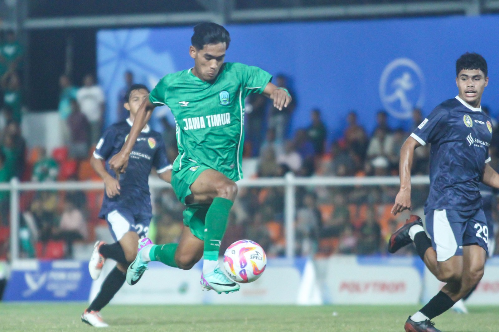 Wigi Pratama pencetak gol kemenangan Jawa Timur.