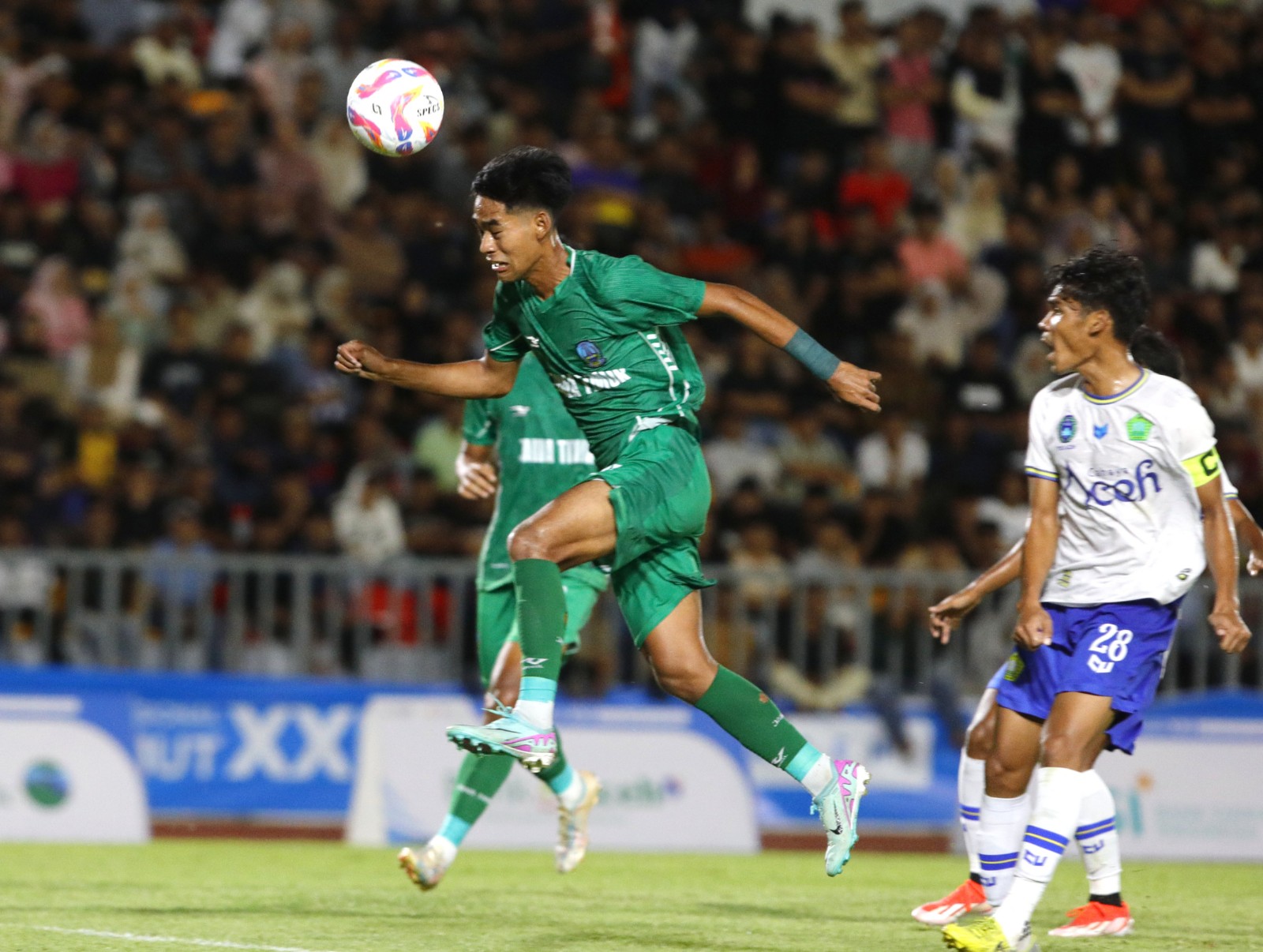 Striker haus gol Jawa Timur Wigi Pratama cetak dua gol untuk kemenangan Jawa Timur.