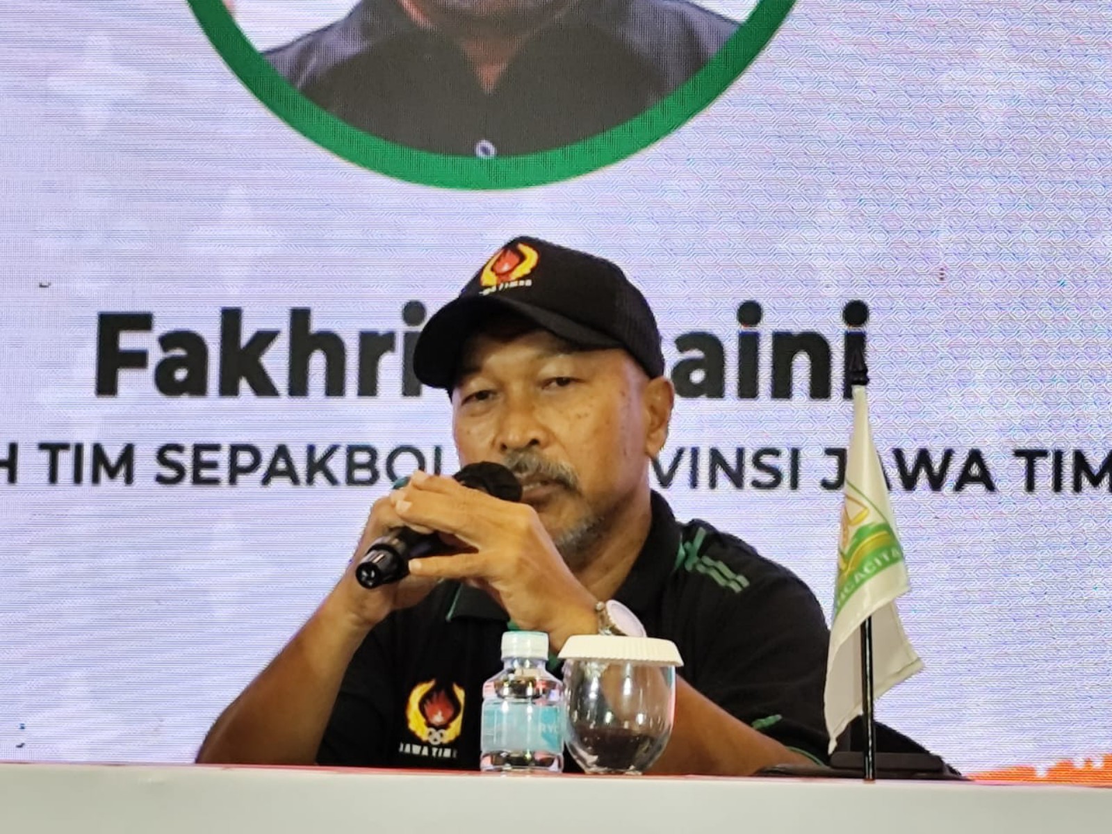 Pelatih tim PON Jatim Fakhri Husaini