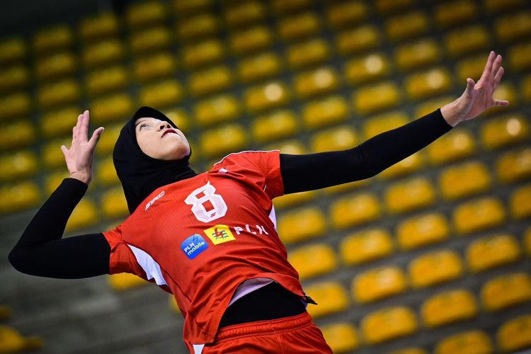 Opposite Indonesia, Megawati Hangestri Pertiwi, melepaskan spike ketika laga melawan Vietnam pada SEA V League 2024, Jumat, 9 Agustus 2024.