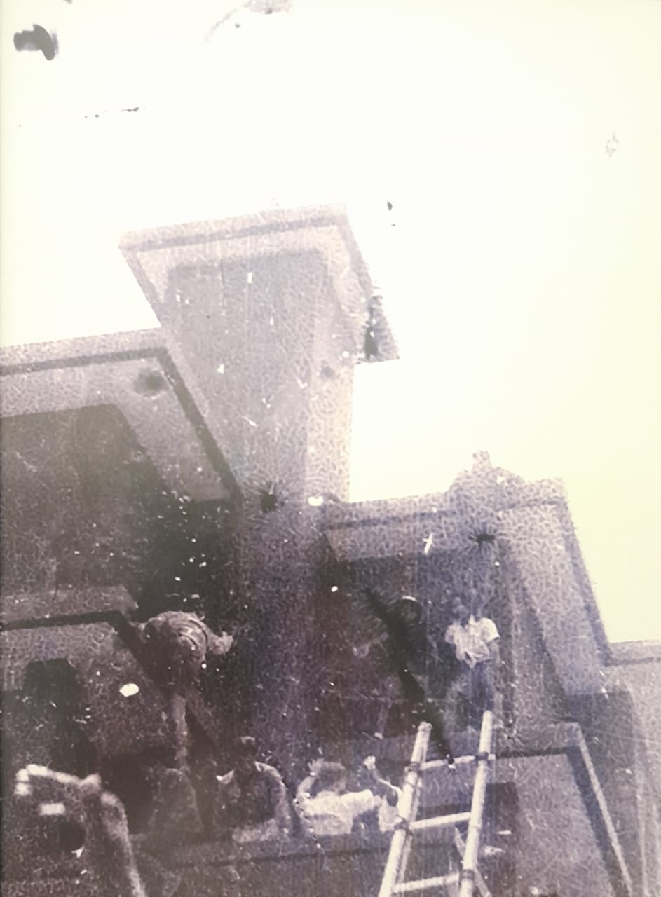 Sosok pemuda yang memanjat menara Hotel Yamato pada insiden perobekan bendera 19 Spetember 1945.