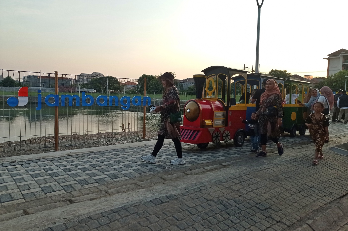 Kereta kelinci saat ini menjadi salah satu wahana yang bisa dinikmati di Jambore Playland.