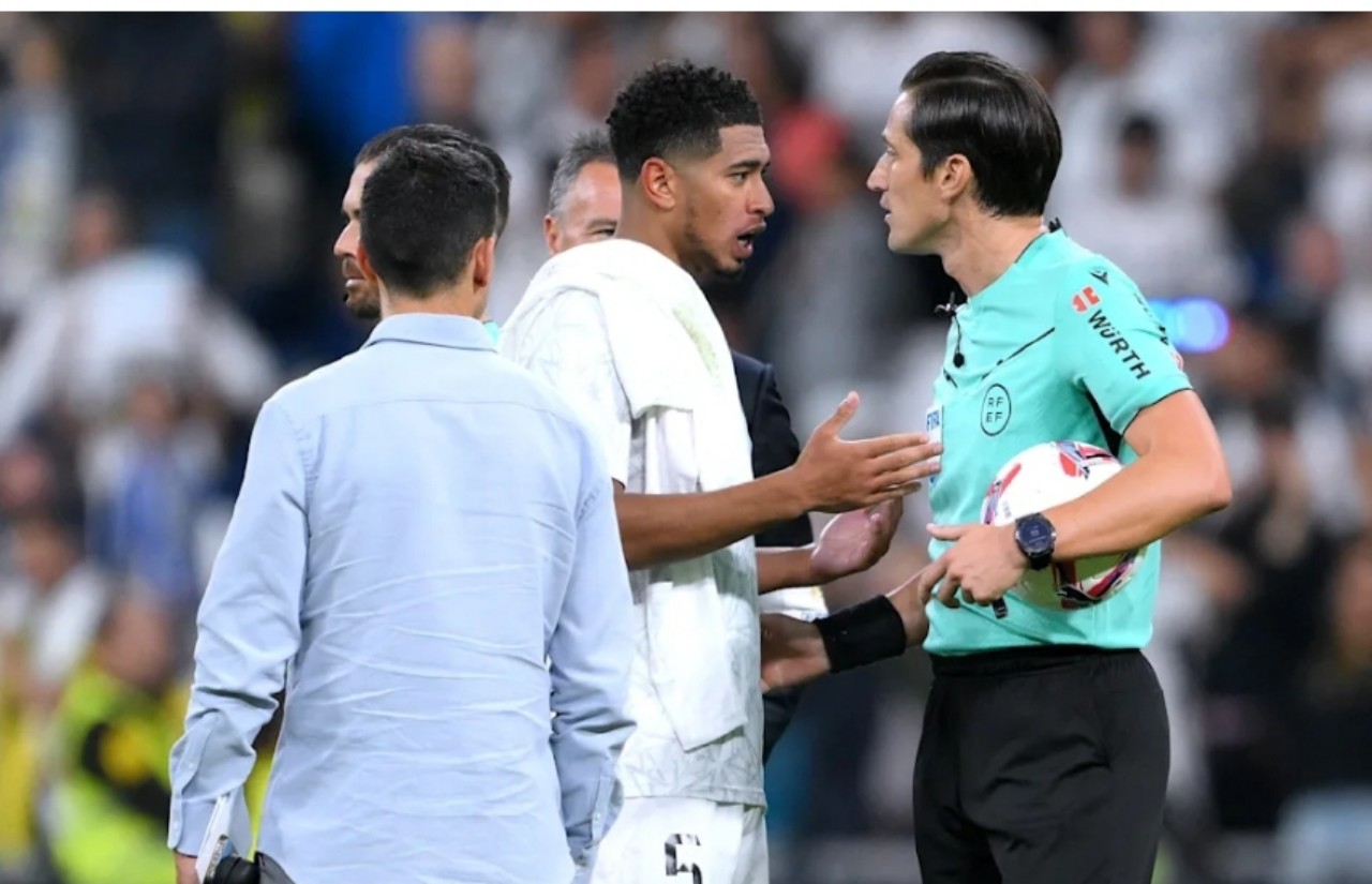 Jude Bellingham lolos dari hukuman meskipun terlihat mengumpat wasit.