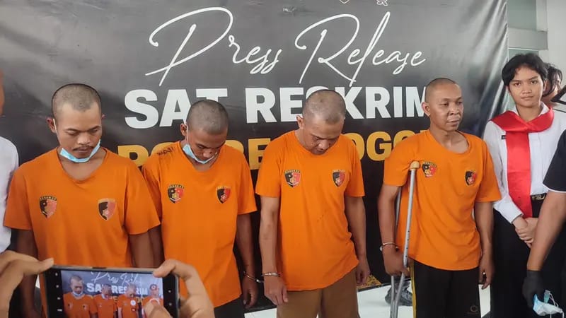 Empat pelaku perampokan dan penganiayaan di Pamijahan, Bogor, yang berhasil ditangkap.