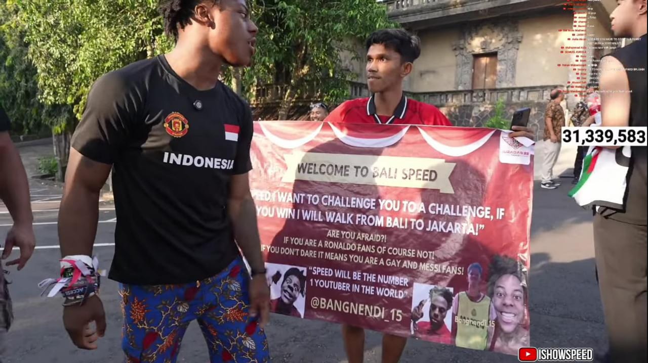 TERNYATA: Saputra Nendi asal Aceh saat memberikan tantangan kepada  Speed untuk lomba lari bersamanya.