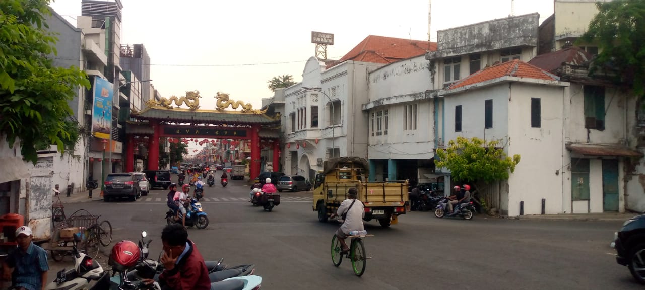Cuaca berawan di kawasan kota lama Jalan Kembang Jepun Surabaya. (Lambertus Hurek/Radar Surabaya)