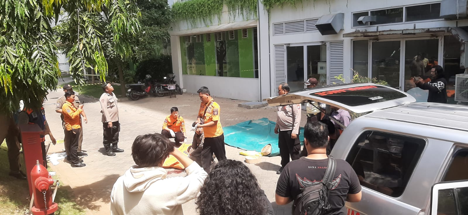 TRAGIS: Tempat kejadian perkara bunuh diri mahasiswa universitas swasta di Surabaya Selatan.